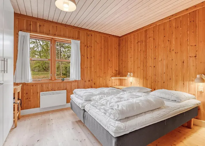 2 Bedroom Gorgeous In Vaeggerlose