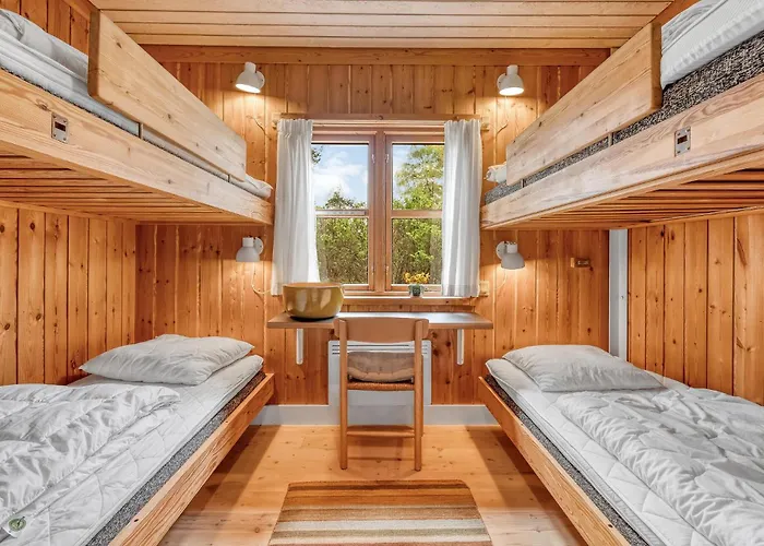 Дом отдыха 2 Bedroom Gorgeous In Vaeggerlose *