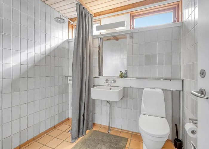 2 Bedroom Gorgeous In Vaeggerlose Boto By